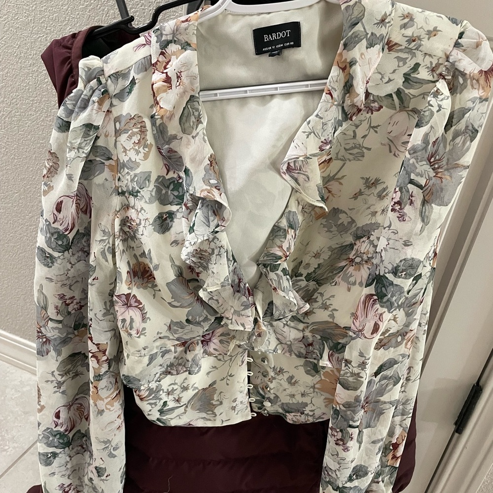 Bardot top - crop length. Cute top! Size 8